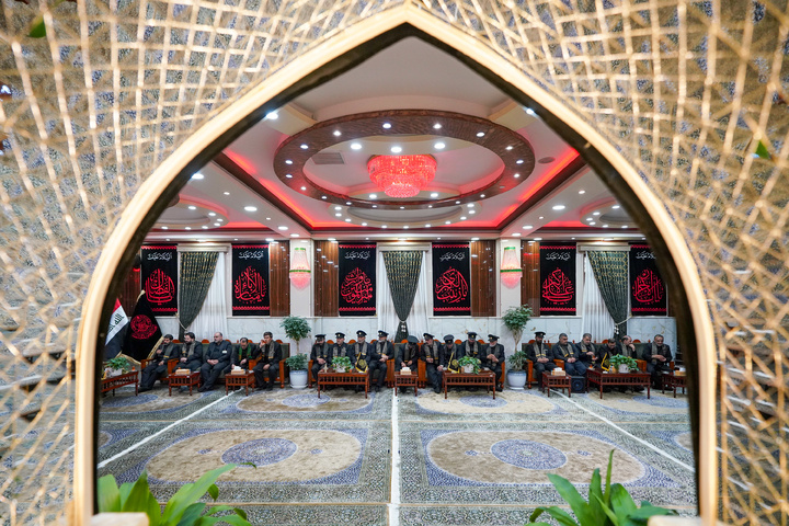 حرم امام رضا(ع) کے خادموں کی حرم امیرالمؤمنین میں حاضری