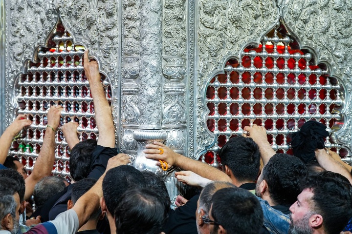 حضور زائران اربعین حسینی در سامرا