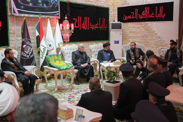 حضور الخدام  في موكب مدینة زائر الإمام الحسن (ع)