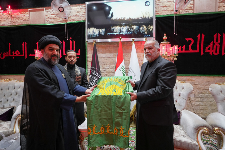 حضور الخدام  في موكب مدینة زائر الإمام الحسن (ع)