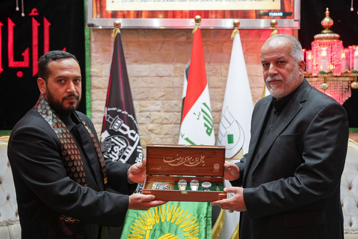 حضور الخدام  في موكب مدینة زائر الإمام الحسن (ع)