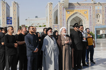 تشرف جمعی از شیعیان  کشور ازبکستان به حرم مطهر رضوی