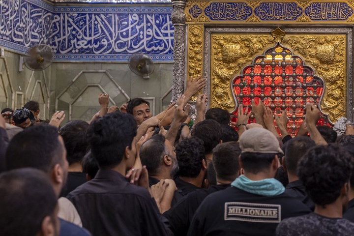 حرم مطهر حضرت عباس علیه السلام در اربعین حسینی