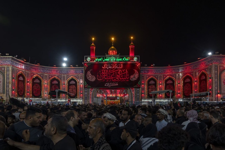 حرم مطهر حضرت عباس علیه السلام در اربعین حسینی
