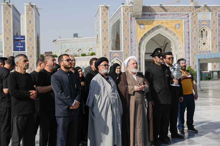 تشرف جمعی از شیعیان  کشور ازبکستان به حرم مطهر رضوی
