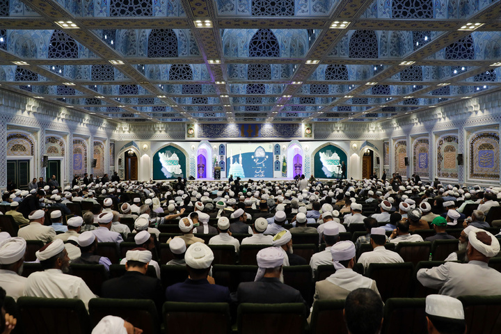 مؤتمر الرسول (ص) نموذج لوحدة الأمة واقتدارها