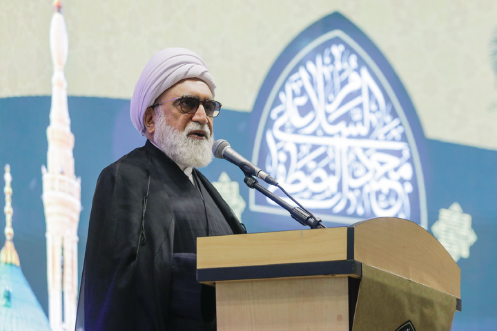 مؤتمر الرسول (ص) نموذج لوحدة الأمة واقتدارها
