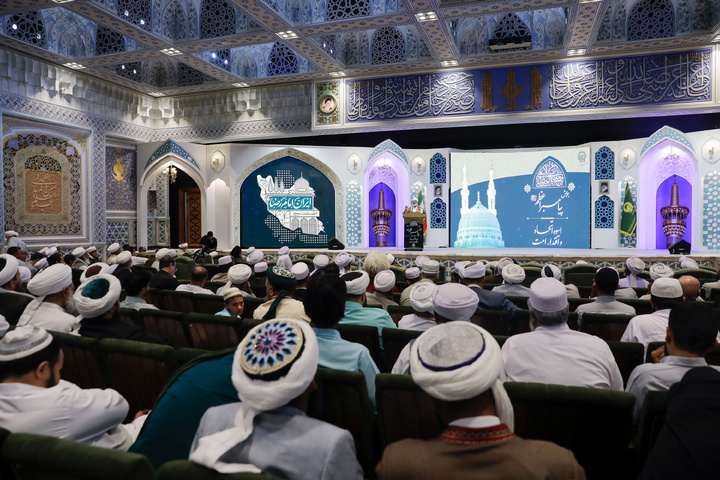 مؤتمر الرسول (ص) نموذج لوحدة الأمة واقتدارها