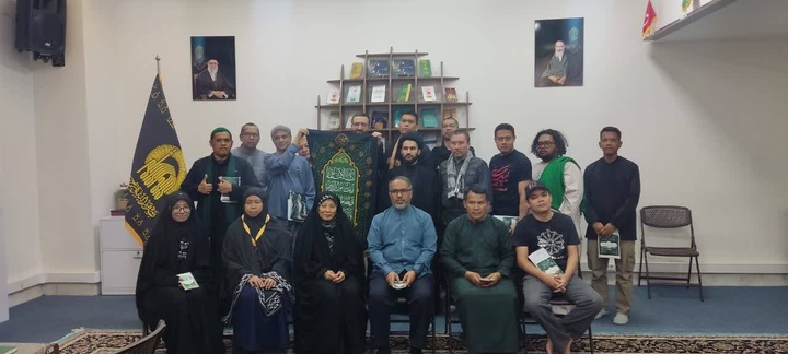 Malaysian pilgrims visit Imam Reza Shrine Malaysian pilgrims visit Imam Reza Shrine