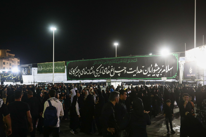 آستان قدس رضوی کے نائب متولی کا خدماتی موکبوں کا دورہ