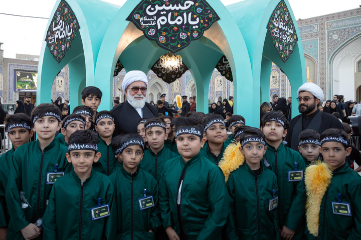 ماہ صفر کے آخری عشرے میں لگائے گئے خدماتی مواکب کا آستان قدس رضوی کے متولی کا دورہ
