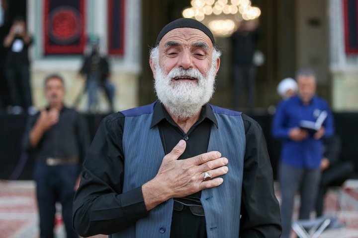 حرم امام رضا(ع) میں شہادت رسول خدا(ص) اور امام حسن مجتبیٰ (ع) کے موقع پر چھار پایہ خوانی کے روایتی مراسم کا انعقاد