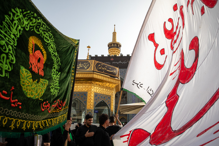 مراسم عزاء يوم استشهاد الإمام الرضا (ع) في الحرم الرضوي الشريف