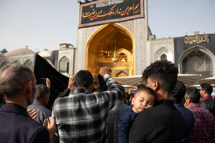 مراسم عزاء يوم استشهاد الإمام الرضا (ع) في الحرم الرضوي الشريف