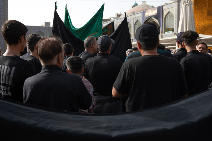 مراسم عزاء يوم استشهاد الإمام الرضا (ع) في الحرم الرضوي الشريف