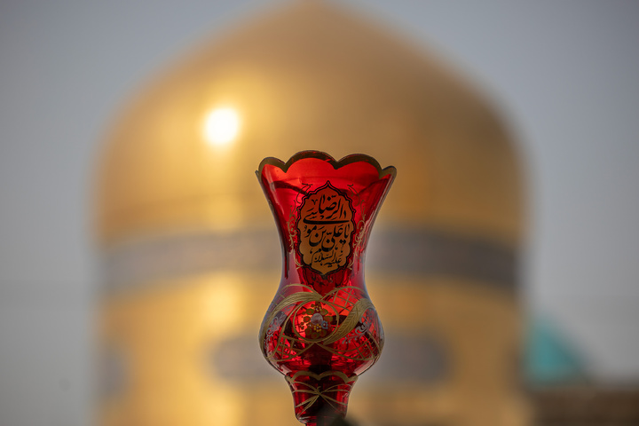 مراسم عزاء يوم استشهاد الإمام الرضا (ع) في الحرم الرضوي الشريف