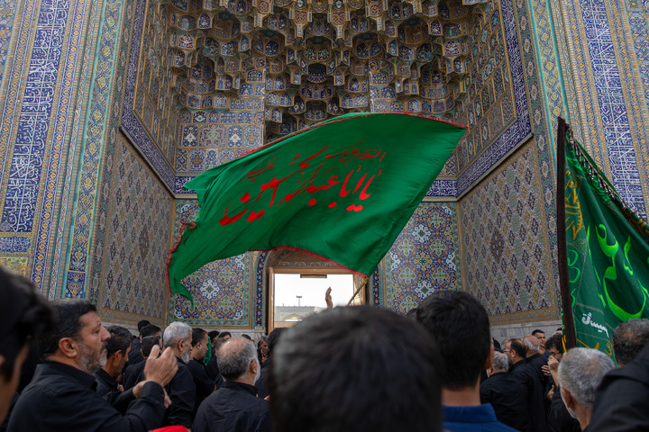 مراسم عزاء يوم استشهاد الإمام الرضا (ع) في الحرم الرضوي الشريف