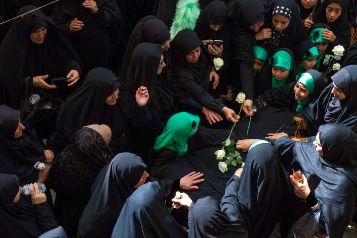 مراسم عزاء نساء حي نوغان بمناسبة ذكرى استشهاد ثامن الأئمة (ع)