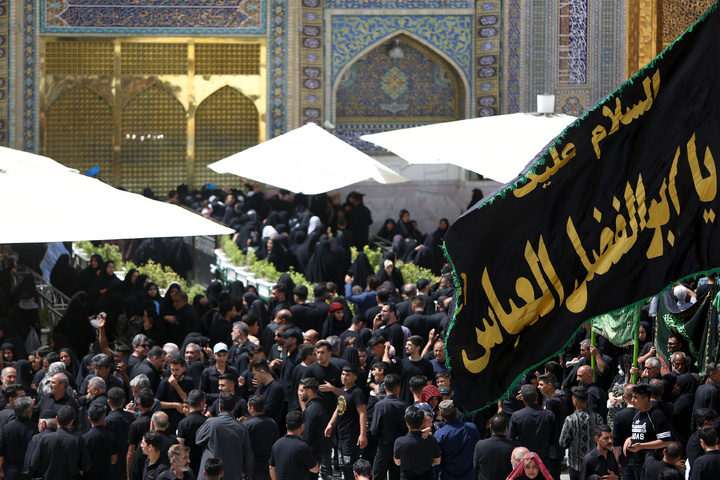 مراسم عزاء يوم استشهاد الإمام الرضا (ع) في الحرم الرضوي الشريف