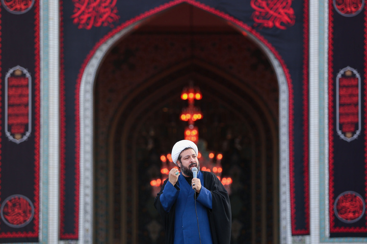 مراسم جهار بایه خواني شهادة الإمام الرضا(ع) في الحرم الرضوي الشریف
