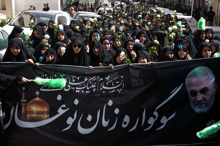Noghan women hold traditional mourning march on Imam Reza’s martyrdom anniv.