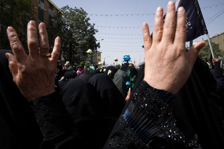 Noghan women hold traditional mourning march on Imam Reza’s martyrdom anniv.