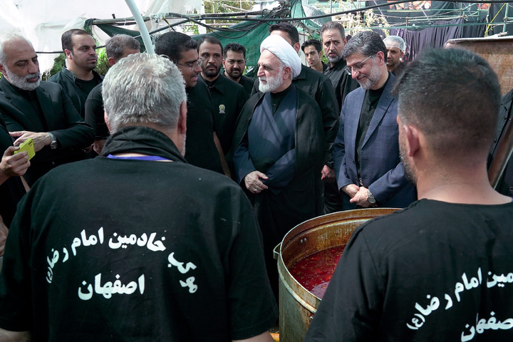 Judiciary Chief visits Mukibs around Imam Reza Shrine