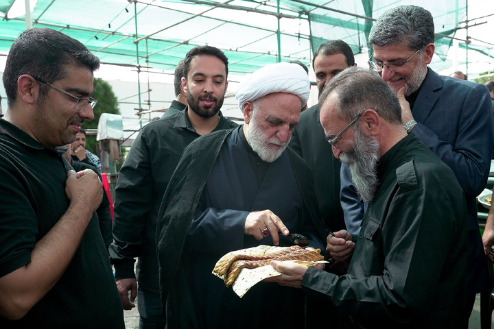 Judiciary Chief visits Mukibs around Imam Reza Shrine