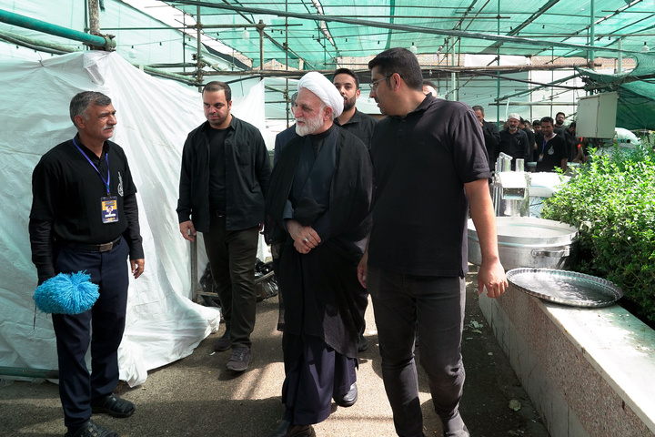 Judiciary Chief visits Mukibs around Imam Reza Shrine