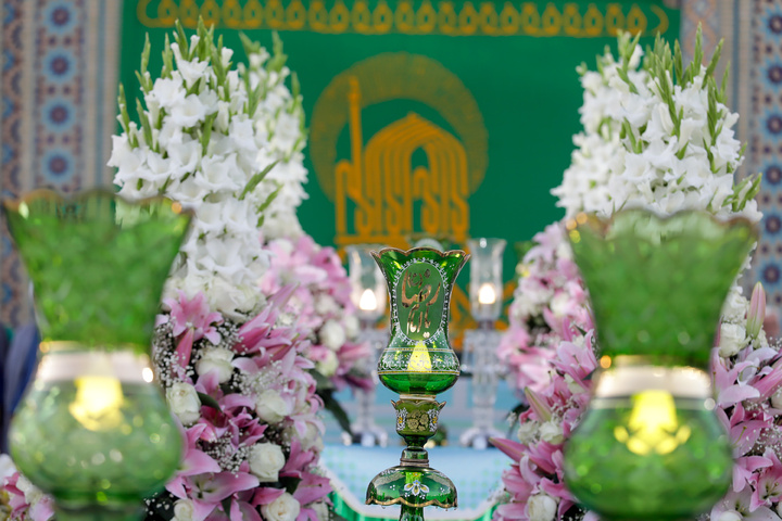 مراسم تغيير راية حرم الإمام الرضا (ع) تزامنا مع الثالث من ربيع الأول