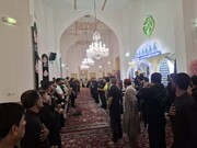 امام رضا(ع) کی شہادت کے موقع پر اردو زبان زائرین کی جانب سے مجلس و ماتم کا انعقاد