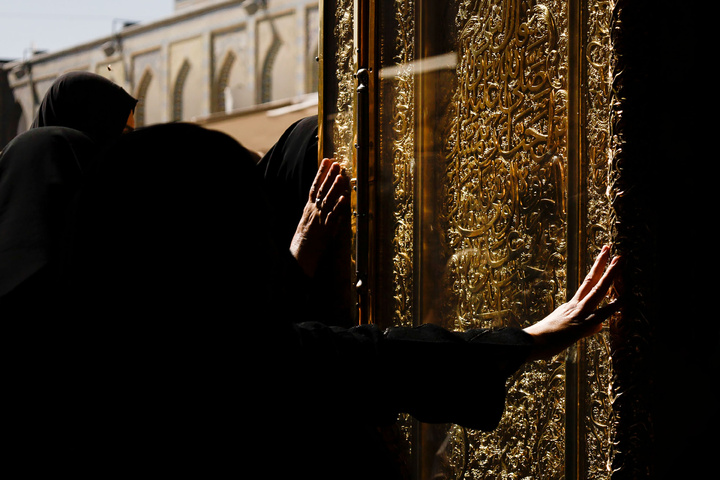 Shrine commemorates martyrdom anniv. of Imam Hassan Askari (AS)