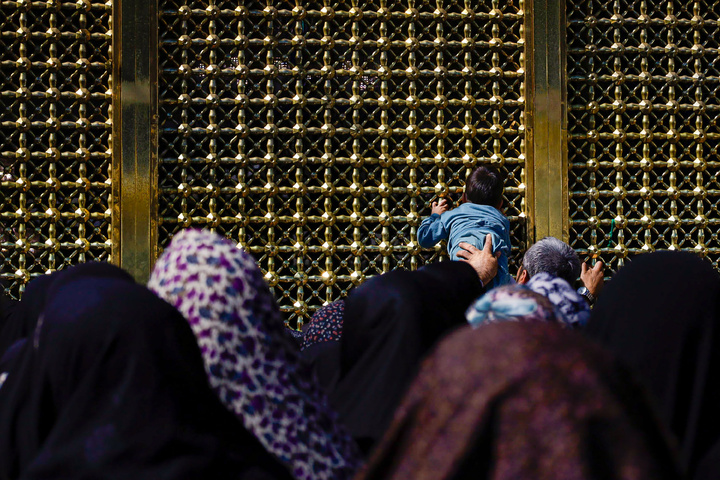Shrine commemorates martyrdom anniv. of Imam Hassan Askari (AS)
