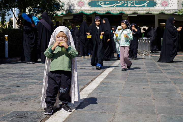 Shrine commemorates martyrdom anniv. of Imam Hassan Askari (AS)