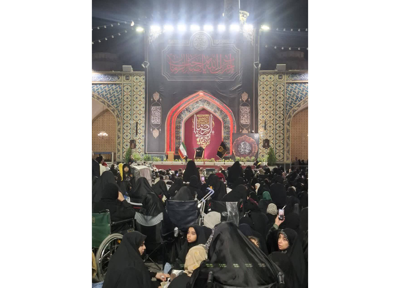 مراسم عزاء الزوار العرب في الحرم الرضوي الشریف في ذكرى استشهاد الإمام الحسن العسكري (ع)