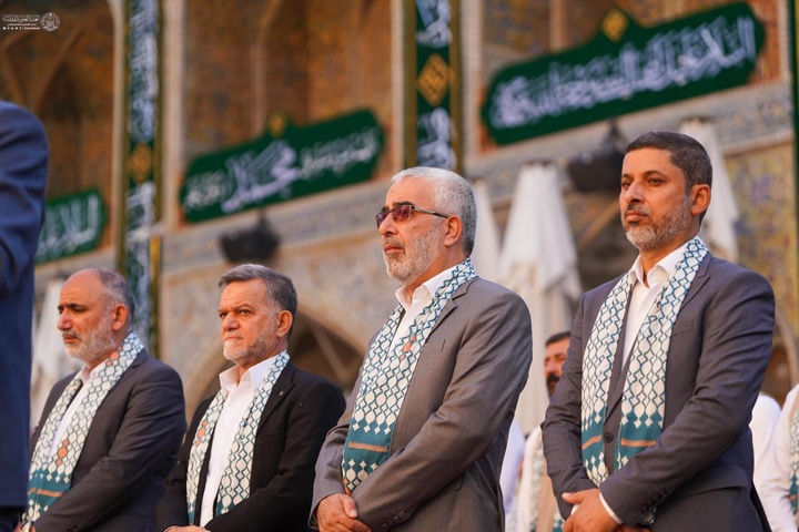 مراسم برافراشتن پرچم ولادت رسول اکرم(ص) در حرم مطهر امیرالمومنین(ع)