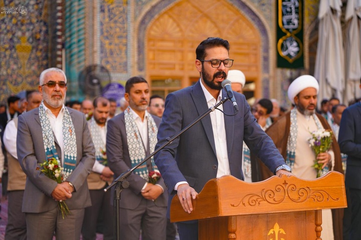 مراسم برافراشتن پرچم ولادت رسول اکرم(ص) در حرم مطهر امیرالمومنین(ع)
