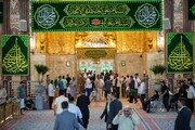 نصب پرچم های ولادت پیامبر(ص)در حرم مطهر حسینی