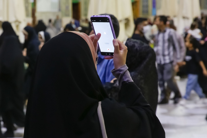 حرم امام رضا(ع) سے چاند گرہن لگنے کے تصویری نظارے