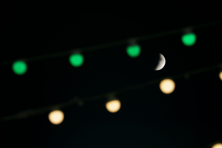 حرم امام رضا(ع) سے چاند گرہن لگنے کے تصویری نظارے