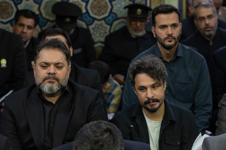غبار روبی مضجع منور امام رضا علیه السلام