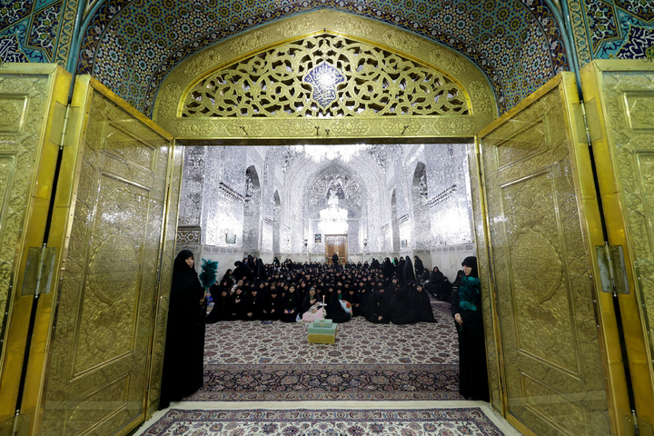 غبار روبی مضجع منور رضوی با حضور بانوان