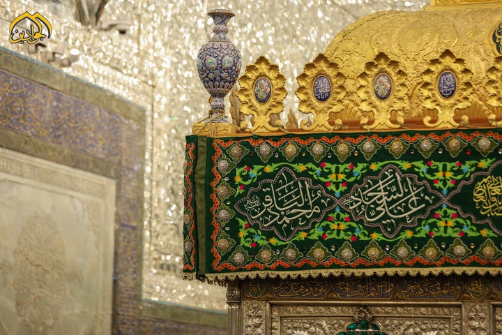 گل آرایی ضریح مطهر امامین جوادین(ع)