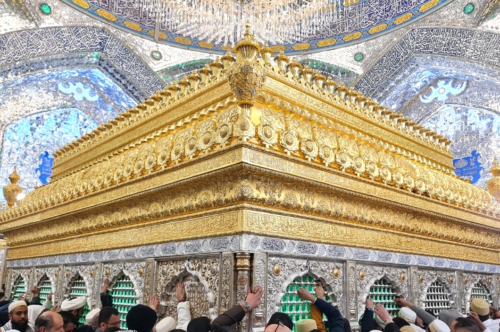 Restored gilding of Imam Ali's enclosure unveiled
