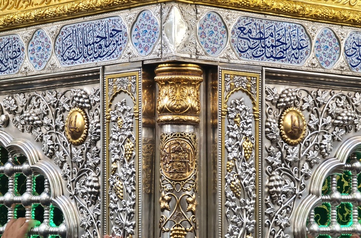 Restored gilding of Imam Ali's enclosure unveiled
