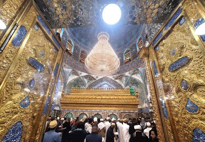 Restored gilding of Imam Ali's enclosure unveiled
