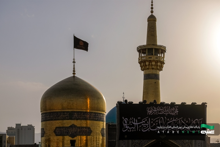 نصب کتیبه شهادت رهبر معظم انقلاب در حرم مطهر رضوی