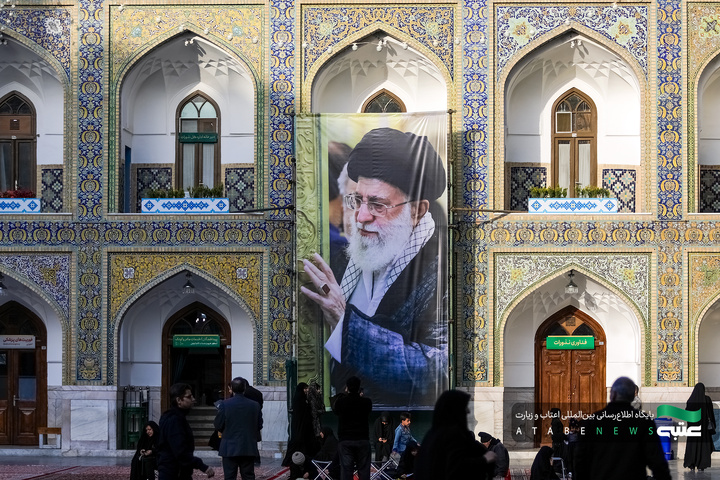 نصب کتیبه شهادت رهبر معظم انقلاب در حرم مطهر رضوی
