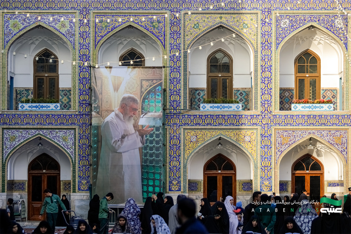 نصب کتیبه شهادت رهبر معظم انقلاب در حرم مطهر رضوی