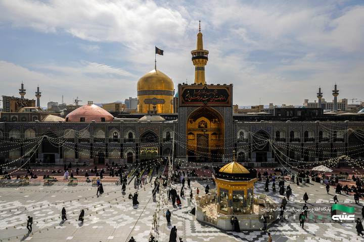 نصب کتیبه‌های شهادت امیرالمومنین علیه‌السلام در حرم مطهر رضوی